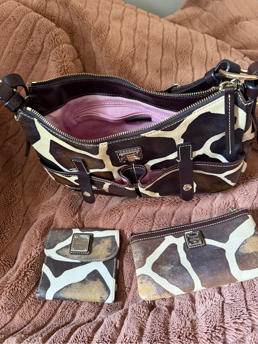 Designer-Inspired Brown & Cream Giraffe Print Shoulder Bag with Pink Lining